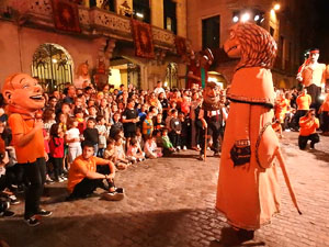 Ballades a la pla&ccedil;a del Vi