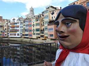 Cercavila de la Flama del Canigó 2024 fins la plaça del Vi