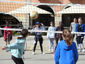 XII Jornada de l'Esport Femen&iacute; 2024 a la pla&ccedil;a Salvador Espriu i la de Francesc Calvet i Rubalcaba