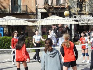 XII Jornada de l'Esport Femen&iacute; 2024 a la pla&ccedil;a Salvador Espriu i la de Francesc Calvet i Rubalcaba