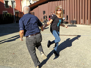 Nadal 2023. Girona Christmas Swing. Actuaci&oacute; de The Explosive Swing Trio