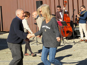 Nadal 2023. Girona Christmas Swing. Actuaci&oacute; de The Explosive Swing Trio