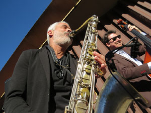 Nadal 2023. Girona Christmas Swing. Actuaci&oacute; de The Explosive Swing Trio