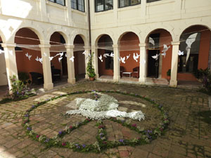 Temps de Flors 2024. Museu d'Hist&ograve;ria - Claustre