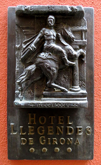 Placa amb l'atac de les mosques a les tropes franceses