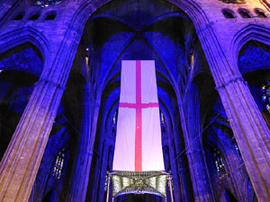 Representació de la Consueta de Sant Jordi cavaller a la nau gòtica de la Catedral