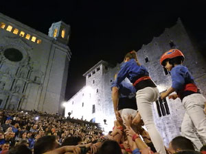 Fires de Sant Narcís 2024. Pilar a les escales de la Catedral