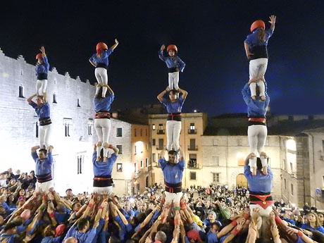 Fires de Sant Narc&iacute;s 2024. Pilar a les escales de la Catedral