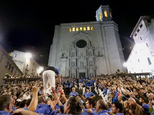 Fires de Sant Narcís 2024. Pilar a les escales de la Catedral