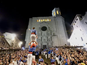 Fires de Sant Narcís 2024. Pilar a les escales de la Catedral