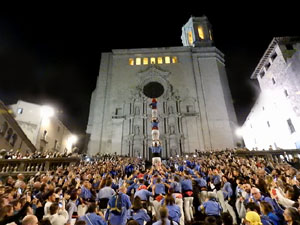 Fires de Sant Narcís 2024. Pilar a les escales de la Catedral