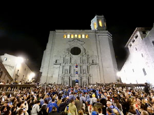 Fires de Sant Narcís 2024. Pilar a les escales de la Catedral