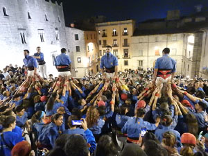 Fires de Sant Narcís 2024. Pilar a les escales de la Catedral