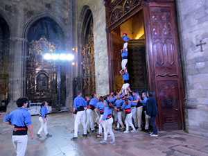 Fires de Sant Narc&iacute;s 2025. Pilar a les escales de la Catedral