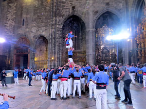Fires de Sant Narc&iacute;s 2025. Pilar a les escales de la Catedral