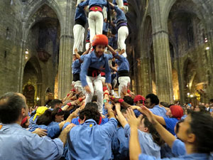 Fires de Sant Narc&iacute;s 2025. Pilar a les escales de la Catedral