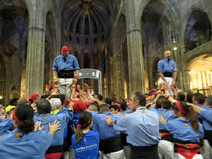 Fires de Sant Narc&iacute;s 2025. Pilar a les escales de la Catedral