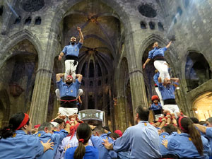 Fires de Sant Narc&iacute;s 2025. Pilar a les escales de la Catedral