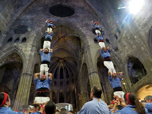 Fires de Sant Narc&iacute;s 2025. Pilar a les escales de la Catedral