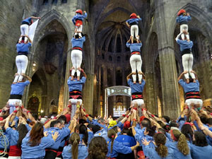 Fires de Sant Narc&iacute;s 2025. Pilar a les escales de la Catedral
