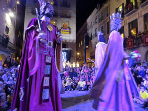 Ball de l'àliga, capgrossos i gegants