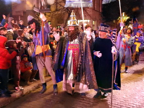 Reis 2025. La desfilada pels carrers de la ciutat