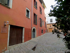 El carrer del Portal de la Barca