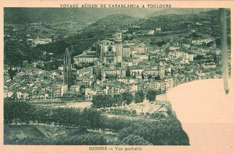 Vista a&egrave;ria de Girona. A la part inferior esquerra s'observa perfectament la Lluneta de Bournonville. 1919-1920