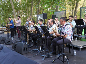Festival Notes al parc 2026. Girona Jazz Project Big Band & Smack Dab