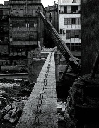 Treballs de construcci&oacute; del nou pont. 1973