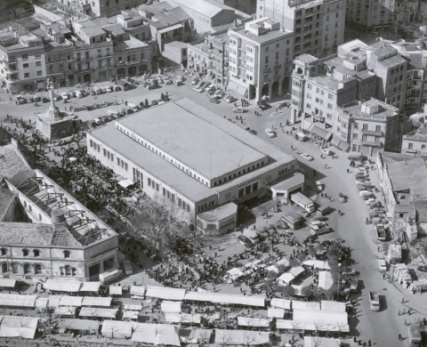 Vista aèria del mercat del Lleó en la que s'aprecien els lavabos. Gentilesa de Jordi Pericot i Dilmé