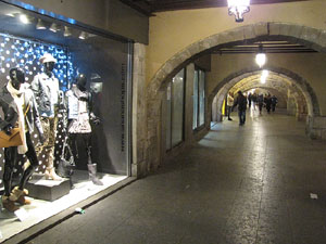 Comer&ccedil; de nit - Shopping Night