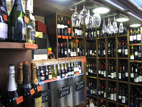 Parada de vins, caves i licors