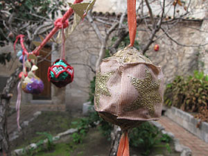 Taller de decoraci&oacute; nadalenca al Museu d'Art de Girona
