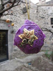 Taller de decoraci&oacute; nadalenca al Museu d'Art de Girona