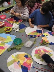 Taller de decoraci&oacute; nadalenca al Museu d'Art de Girona