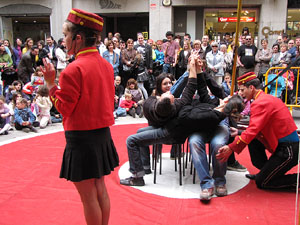 Espectacle de circ a c&agrave;rrec de CIRCO LOS