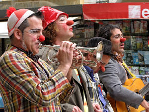Espectacle de circ a càrrec de MABSUTINS