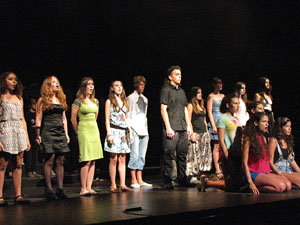 FITAG Fira Internacional de Teatre Amateur de Girona. Espectacle inaugural amb Cr&agrave;dula Teatre, de Cass&agrave; de la Selva