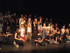 FITAG Fira Internacional de Teatre Amateur de Girona. Espectacle inaugural amb Cr&agrave;dula Teatre, de Cass&agrave; de la Selva