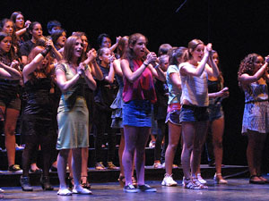 FITAG Fira Internacional de Teatre Amateur de Girona. Espectacle inaugural amb Cr&agrave;dula Teatre, de Cass&agrave; de la Selva