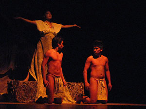 Espectacle Popol Vuh, soplo de vida. Cia. del Centro Cultural Jalil Gibran de Puebla (Mèxic)