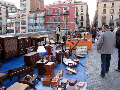 Girona 10 2013. Descarregada de Brocanters i Antiquaris al pont de Pedra