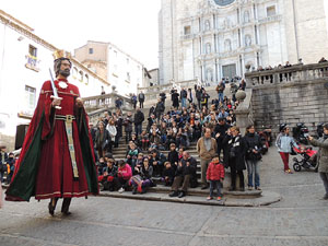 Cercavila de gegants i capgrossos pel Barri Vell