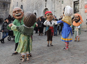 Cercavila de gegants i capgrossos pel Barri Vell