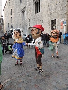 Cercavila de gegants i capgrossos pel Barri Vell