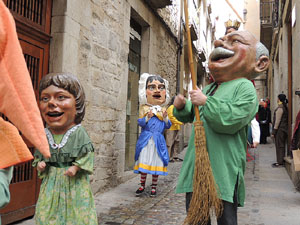 Cercavila de gegants i capgrossos pel Barri Vell