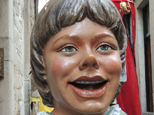 Cercavila de gegants i capgrossos pel Barri Vell