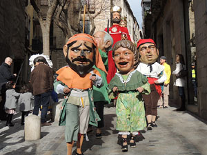 Cercavila de gegants i capgrossos pel Barri Vell