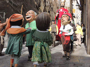 Cercavila de gegants i capgrossos pel Barri Vell